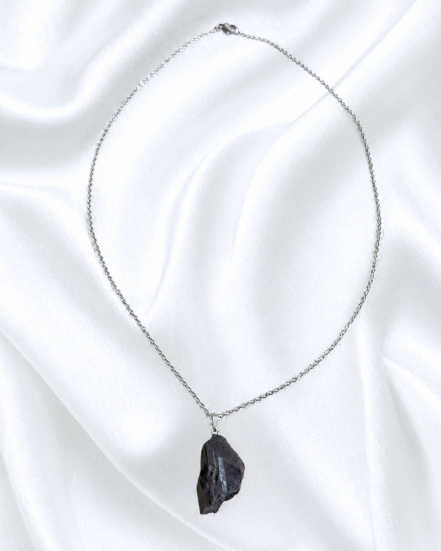Collar de piedra turmalina negra - con cadena de acero palteado