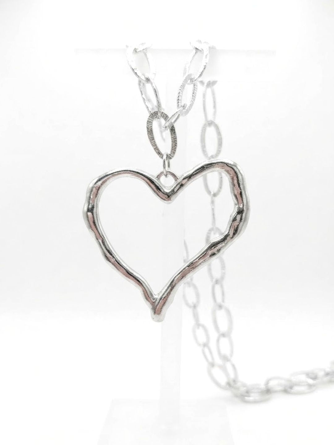 Collar Corazón de Aluminio Plateado