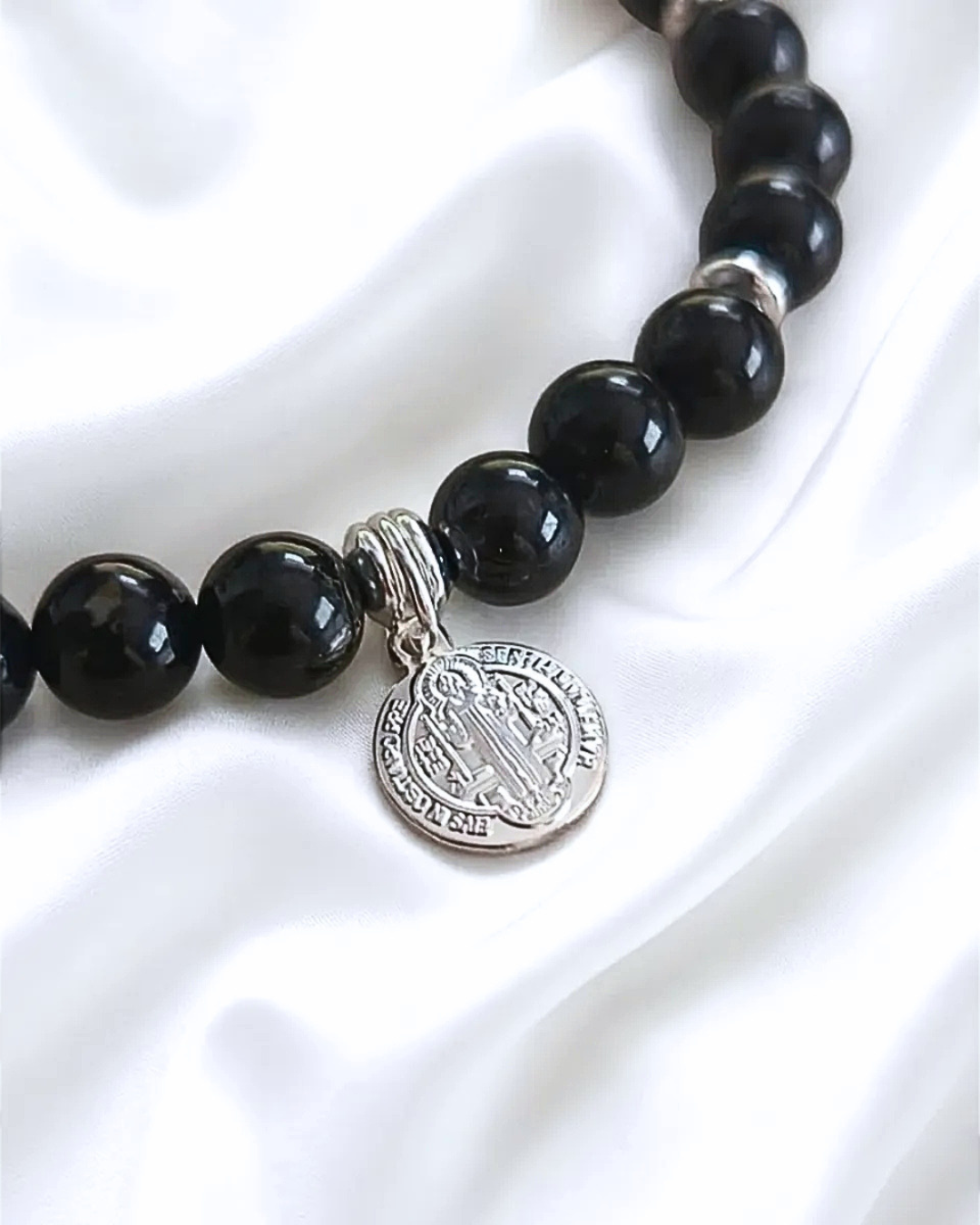 Pulsera Protección San Benito Plata y Turmalina negra