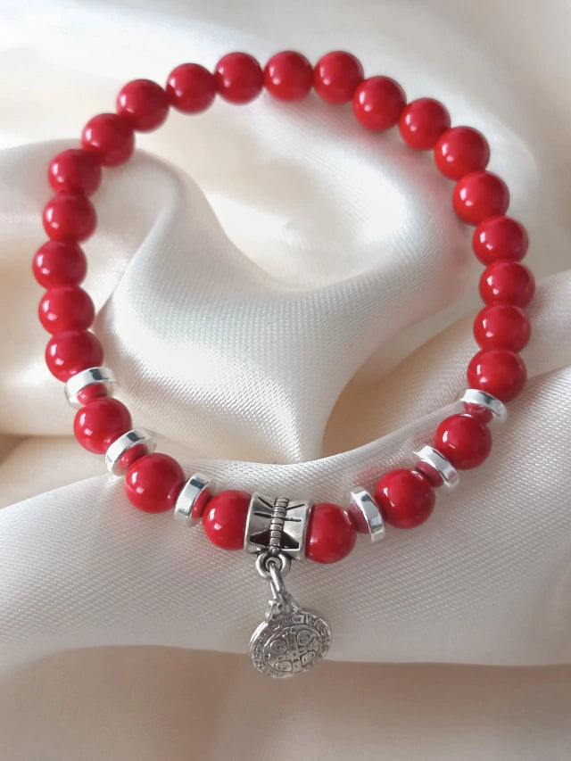 Pulsera de Coral Rojo con dije San Benito