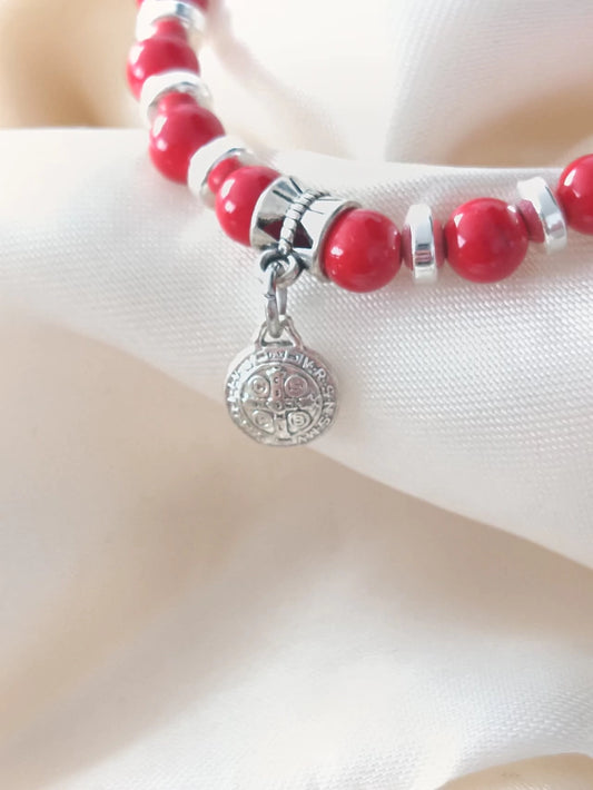 Pulsera de Coral Rojo con dije San Benito