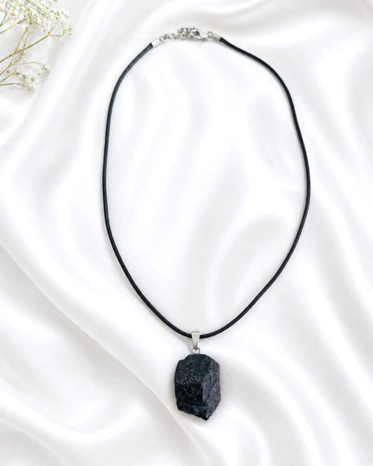 Collar de piedra turmalina negra - con cuerito negro