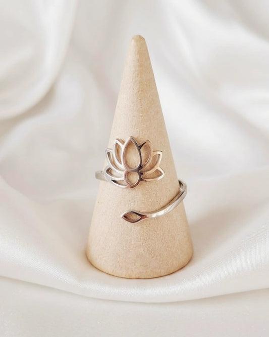 Anillo flor de loto de acero quirúrgico